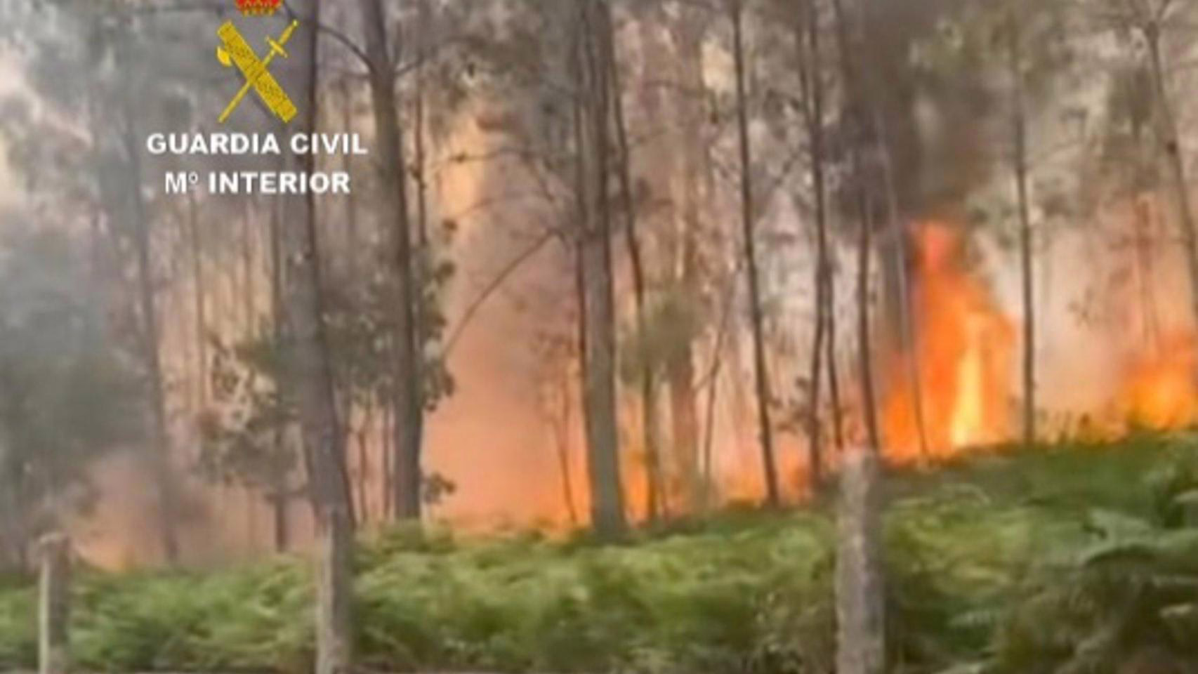 Dos personas bajo investigación en Salvaterra y una detenida en Arbo (Pontevedra) por su posible implicación en incendios.