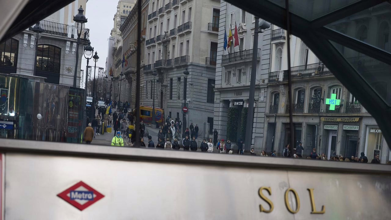 El túnel de Sol vuelve a abrir sus puertas este jueves y las líneas C-3 y C-4 de Cercanías retornan a su funcionamiento habitual.