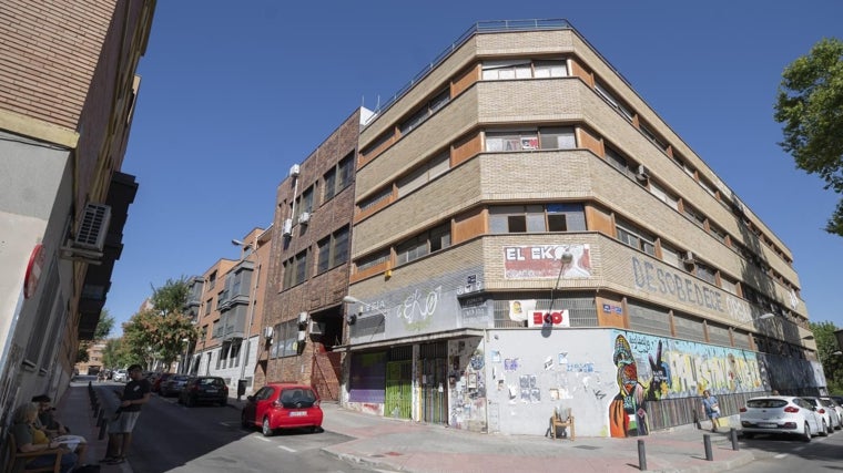 Fachada de la EKO Carabanchel