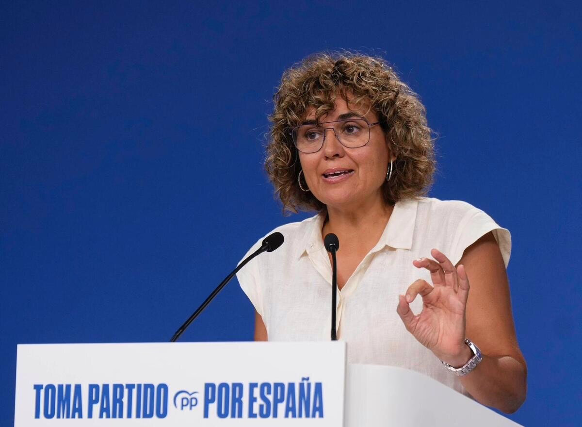 El PP critica a Sánchez por aprovechar los incendios para fines electorales y señala al Gobierno central como responsable.