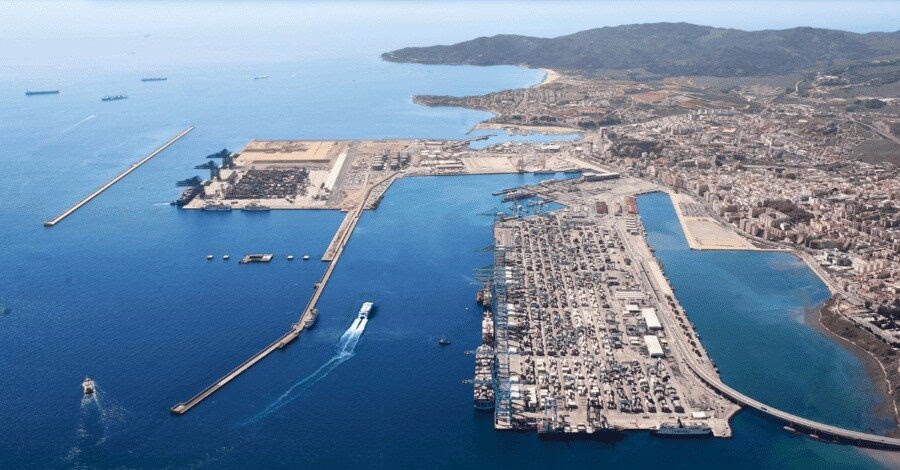 El Puerto de Algeciras, al borde del colapso tras la salida de Maersk y la eliminación de rutas esenciales.