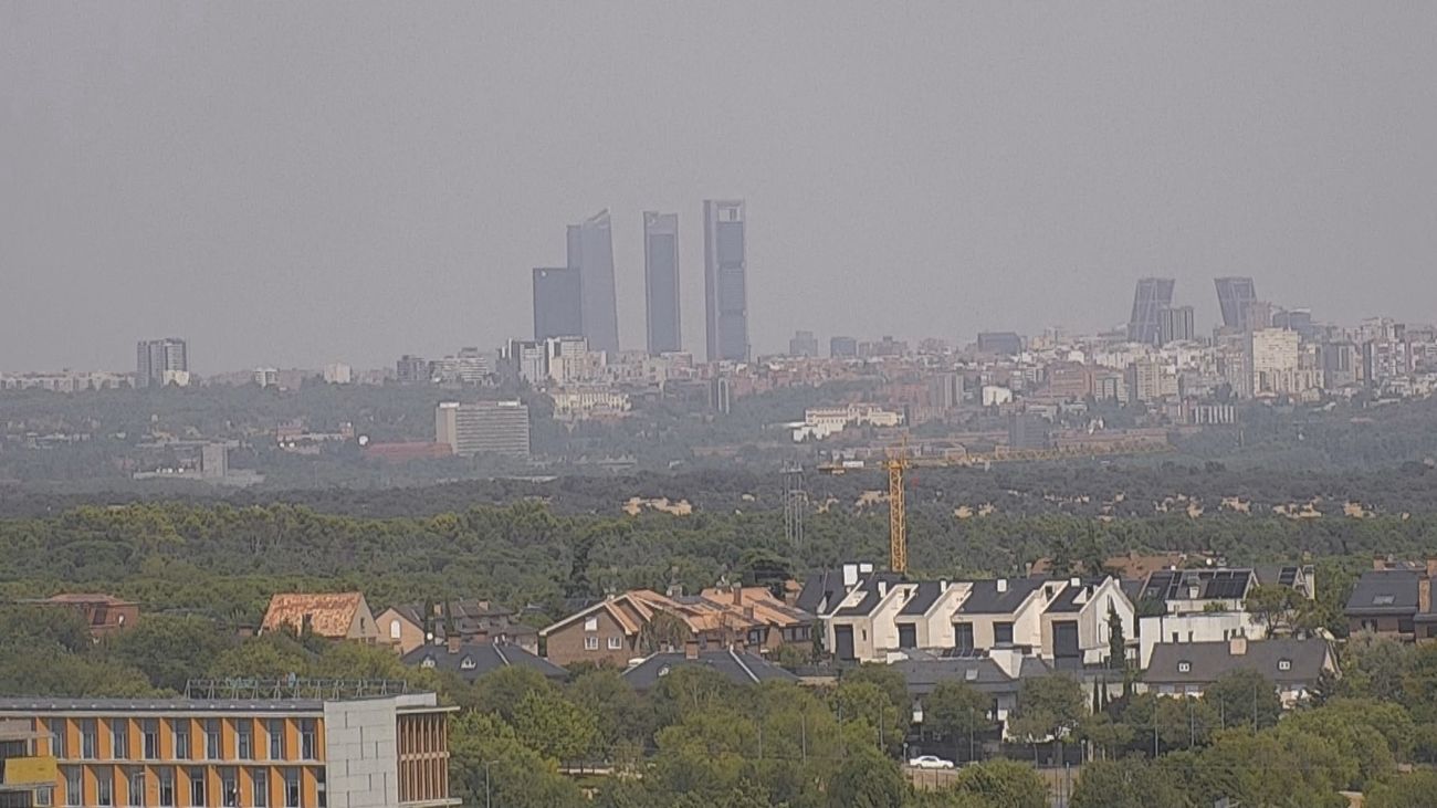 Las temperaturas más altas bajarán ligeramente, pero aún llegarán a los 37º en el sureste de Madrid este lunes.