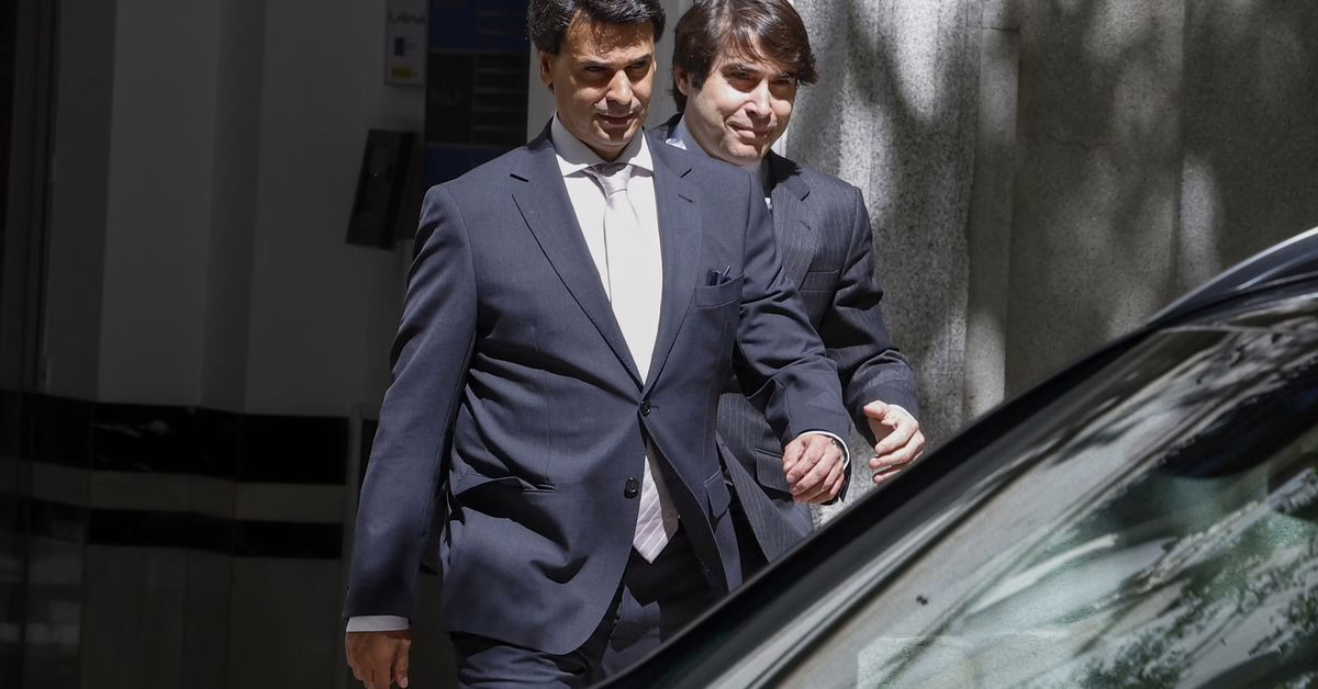 Madrid extiende su contrato más importante con Quirón Prevención mientras investiga al pareja de Ayuso.