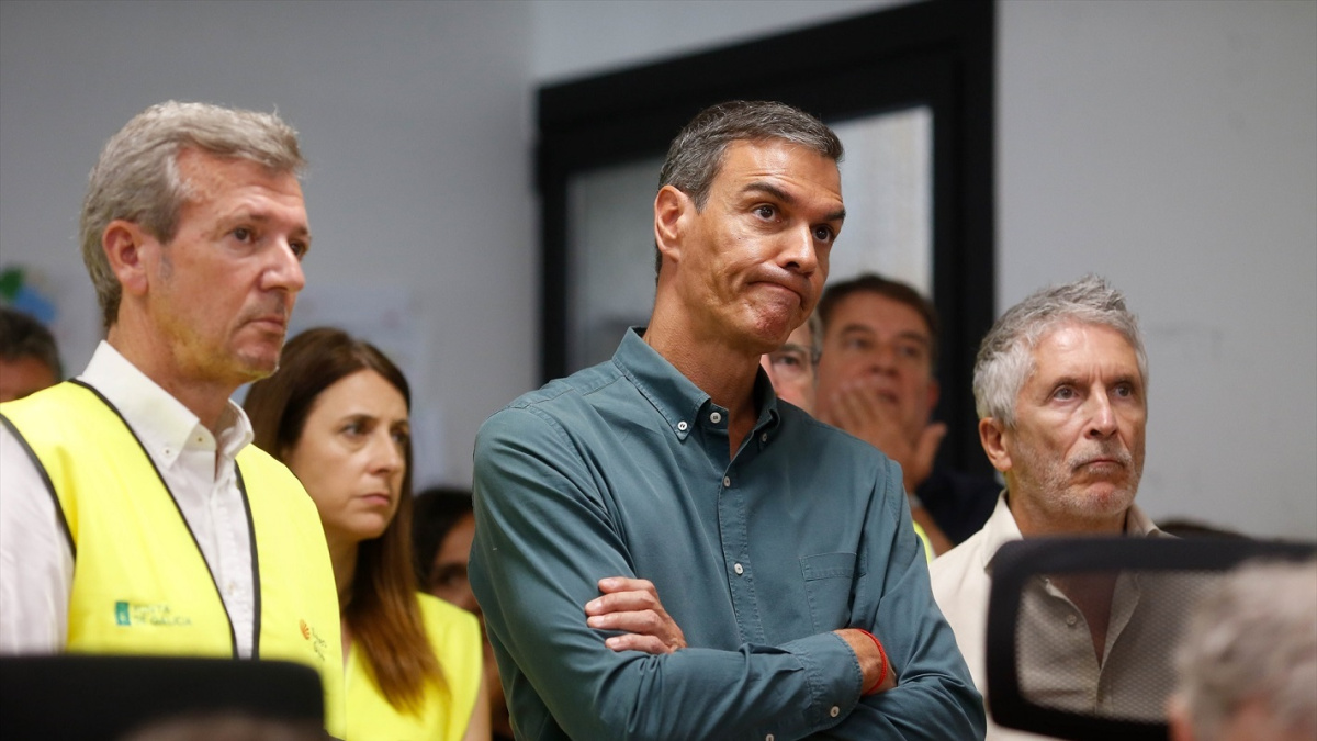 Moncloa inicia acciones contra los "bulos" sobre los incendios tras detectar una campaña de desinformación por parte del PP.