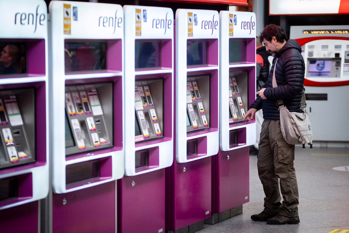 ¿Qué pasará con los billetes de Avlo entre Madrid y Barcelona a partir del 8 de septiembre? | Economía