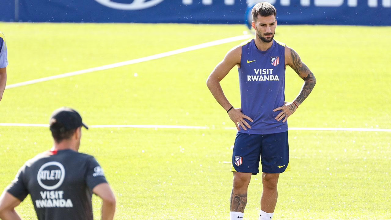 Atlético de Madrid anuncia la ausencia de Álex Baena en el partido contra Elche.