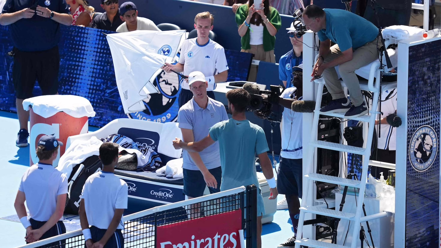 Alcaraz se corona campeón tras la retirada de su oponente - AS.com