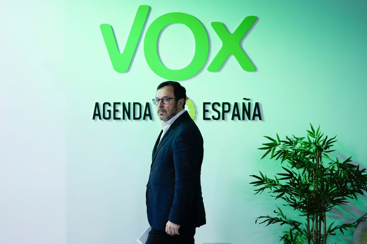 José Antonio Fúster, el dirigente de Vox en Madrid, defiende sus faltas en la Asamblea al señalar su trabajo como portavoz nacional, a pesar de recibir un suplemento de 1.556 euros | Noticias de Madrid