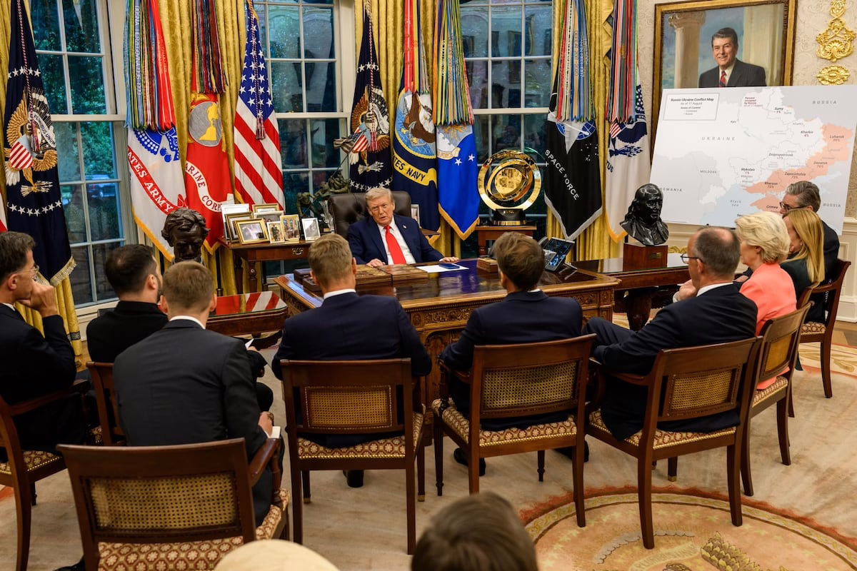 Trump expresa su disposición a ofrecer apoyo aéreo a Ucrania en caso de una hipotética paz con Rusia | Internacional