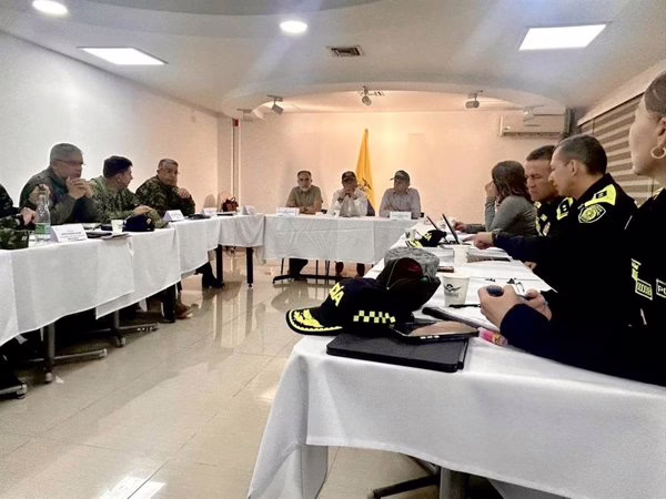 Colombia: Se eleva a seis el número de fallecidos y 76 heridos tras el ataque con explosivos cerca de una base militar en Cali.