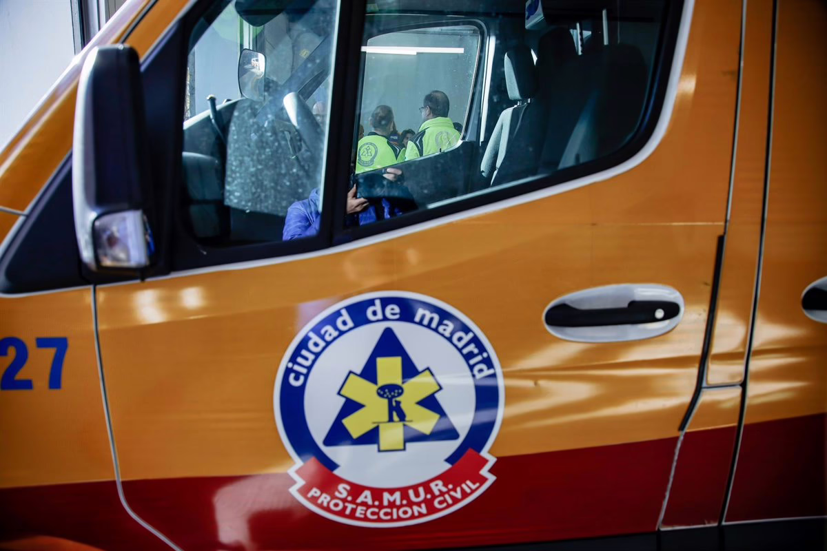 Un herido crítico tras ser impactado por un coche VTC en General Ricardos.