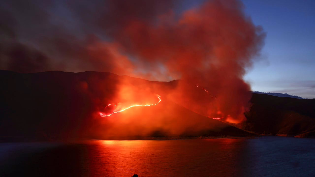 La Fiscalía indaga sobre la carencia de estrategias de prevención frente a la destructiva serie de incendios.