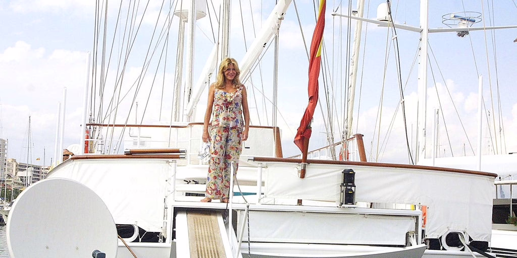 Descubre 'Mata Mua', el exclusivo yate de Tita Cervera disponible para alquiler a 8.000 euros diarios.