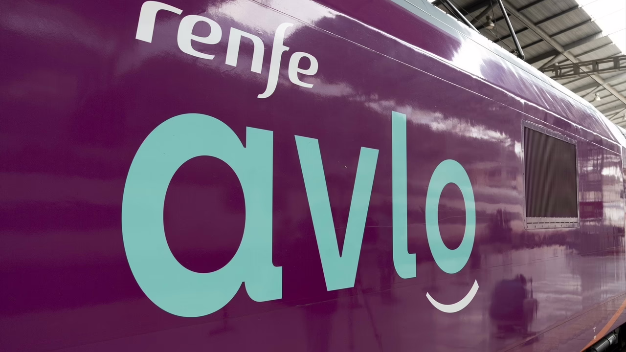 Renfe cancelará en septiembre los trenes Avlo que conectan Madrid y Barcelona.