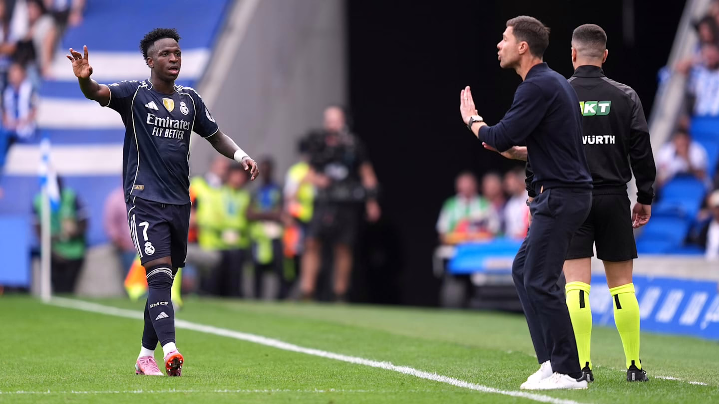"Descontento" — Xabi Alonso opina sobre la reacción de Vinicius Jr. en el Real Madrid.