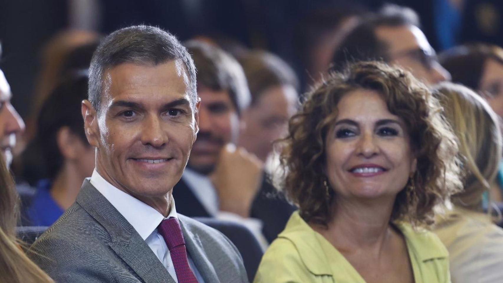 Moncloa considera que la imagen de Illa junto a Puigdemont facilita la aprobación de los Presupuestos y no descarta otra reunión con Sánchez para concretarlos.