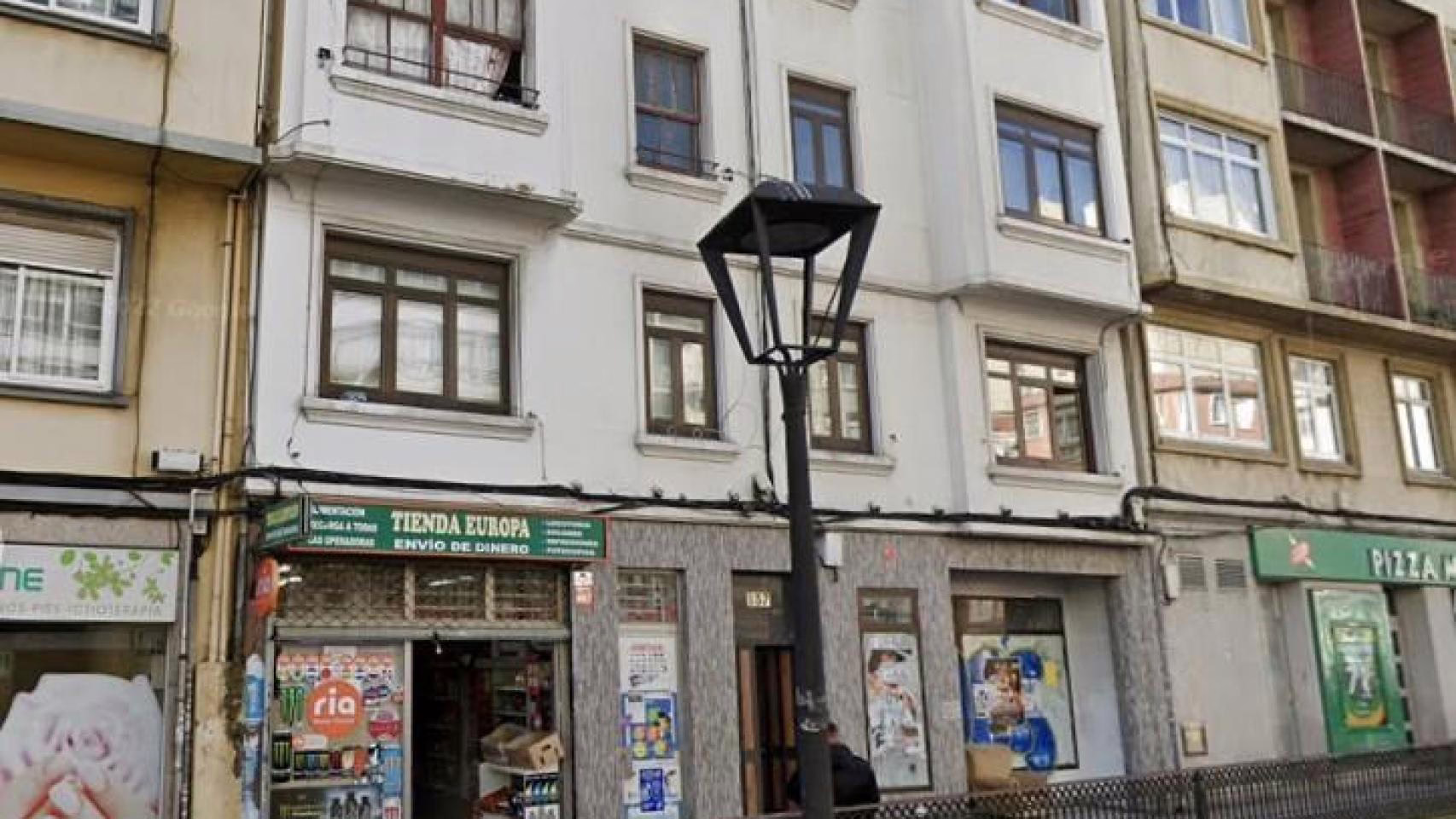 Arrestan a un hombre en A Coruña por apuñalar a otra persona en un edificio okupado en la ronda de Outeiro.