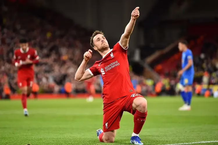 Atlético de Madrid tributa un homenaje a Diogo Jota en Anfield (VIDEO) | XEU Deportes