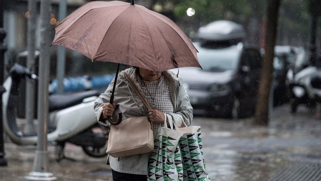 Madrid experimentará un descenso de temperaturas este domingo, acompañado de posibles lluvias.