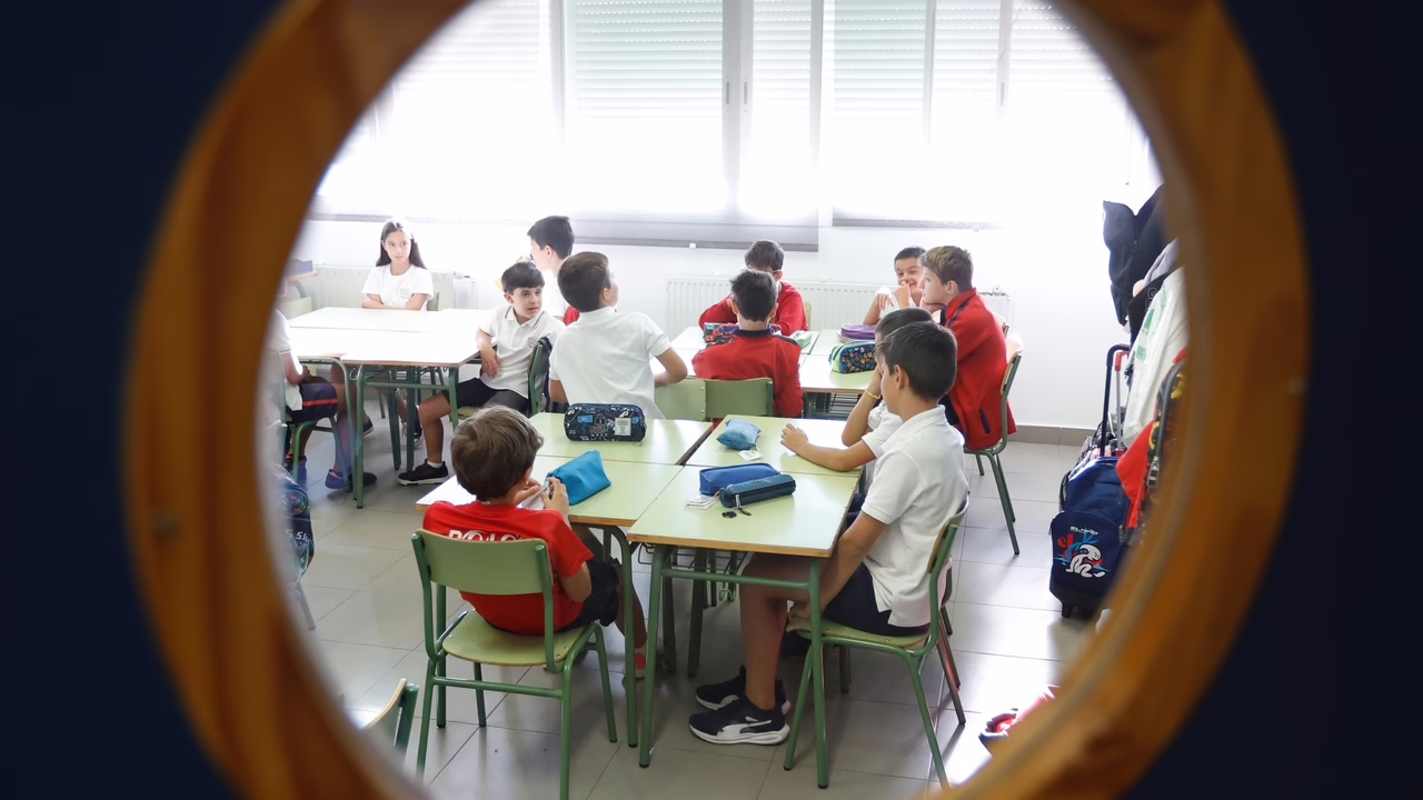 Educadores y familias ante la transformación educativa en Madrid.