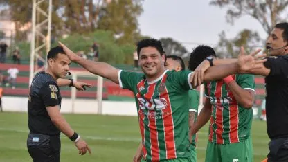 Estuvo dos años sin hacer un gol, hizo terapia y es el máximo goleador de la Primera Nacional