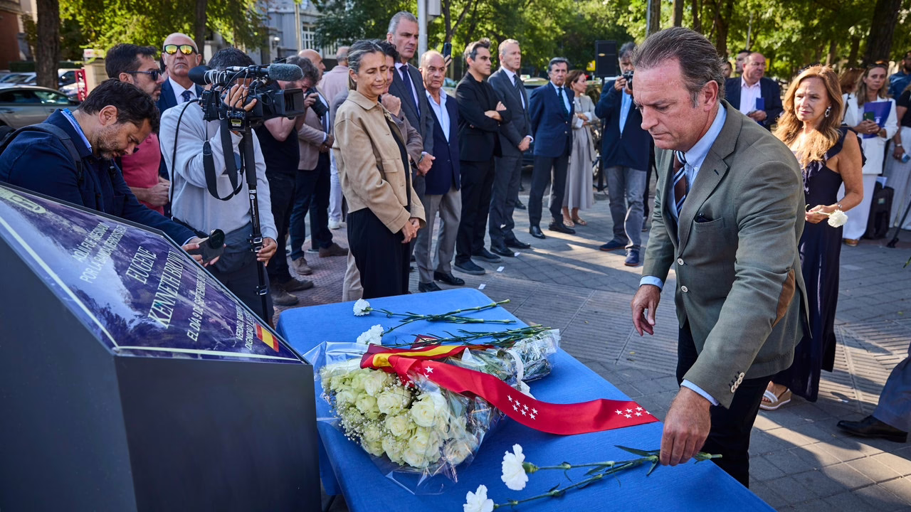 Tributo a las víctimas de ETA en la Plaza de la República Argentina