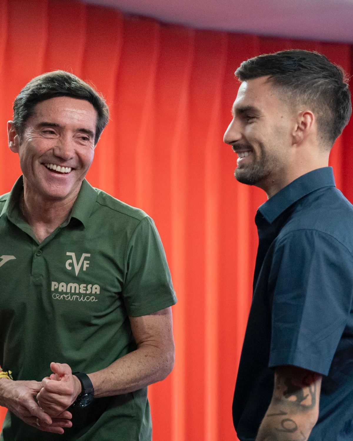 Marcelino y Baena sonríen en la previa del partido