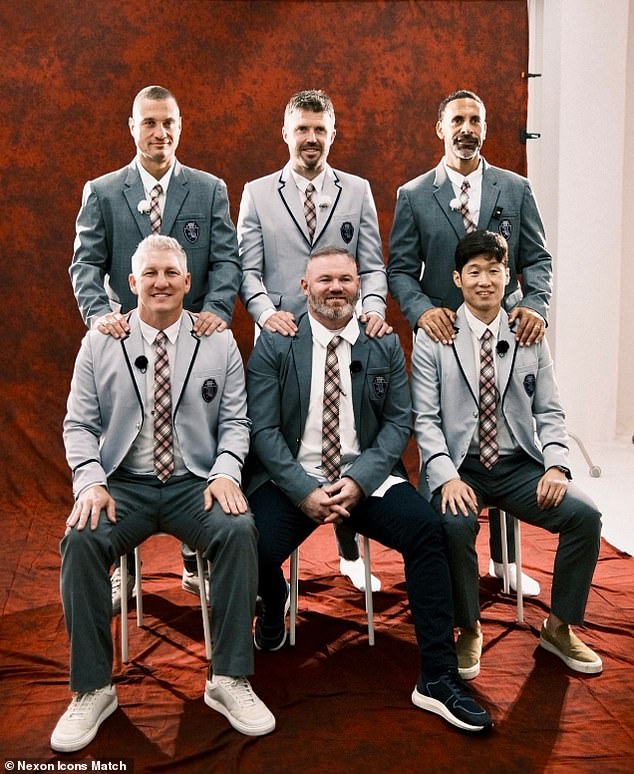 Hubo un contingente del hombre fuerte en Seúl con Nemanja Vidic, Michael Carrick, Rio Ferdinand, Bastian Schweinsteiger, Wayne Rooney y Ji-Sung Park todos presentes