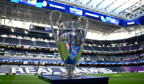 Trofeo de la Copa de la Liga de Campeones del Estadio Santiago Bernabéu Real Madrid
