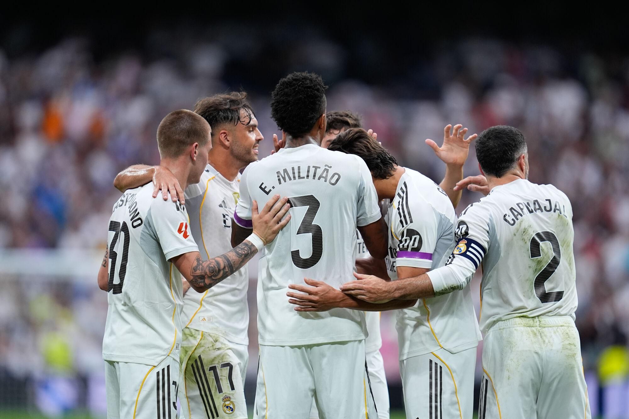 Eder Militao de Real Madrid CF celebra un gol con sus compañeros durante el partido de LaLiga EA Sports entre Real Madrid y RCD Espanyol en el estadio Santiago Bernabeu el 20 de septiembre de 2025, en Madrid, España. AFP7 20/09/2025 SOLO PARA USO EN ESPAÑA. Dennis Agyeman / AFP7 / Europa Press;2025;SOCCER;SPAIN;SPORT;ZSOCCER;ZSPORT;Real Madrid v RCD Espanyol - LaLiga EA Sports;