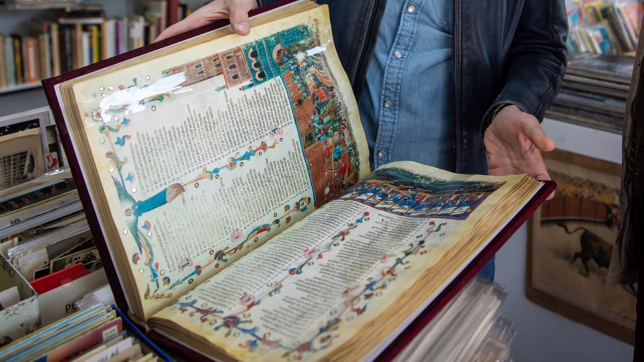 La Feria de Otoño del Libro Antiguo y Viejo de Madrid aterriza en Recoletos.