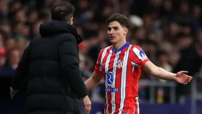 Simeone elogió a Julián Álvarez tras el enfado causado por el cambio