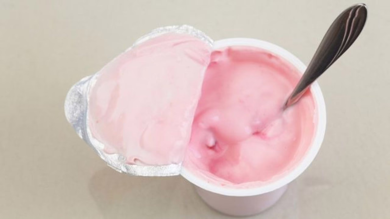 Arrestan a una mujer en Madrid por intentar asesinar a su hija de 10 años con fármacos en el yogur.