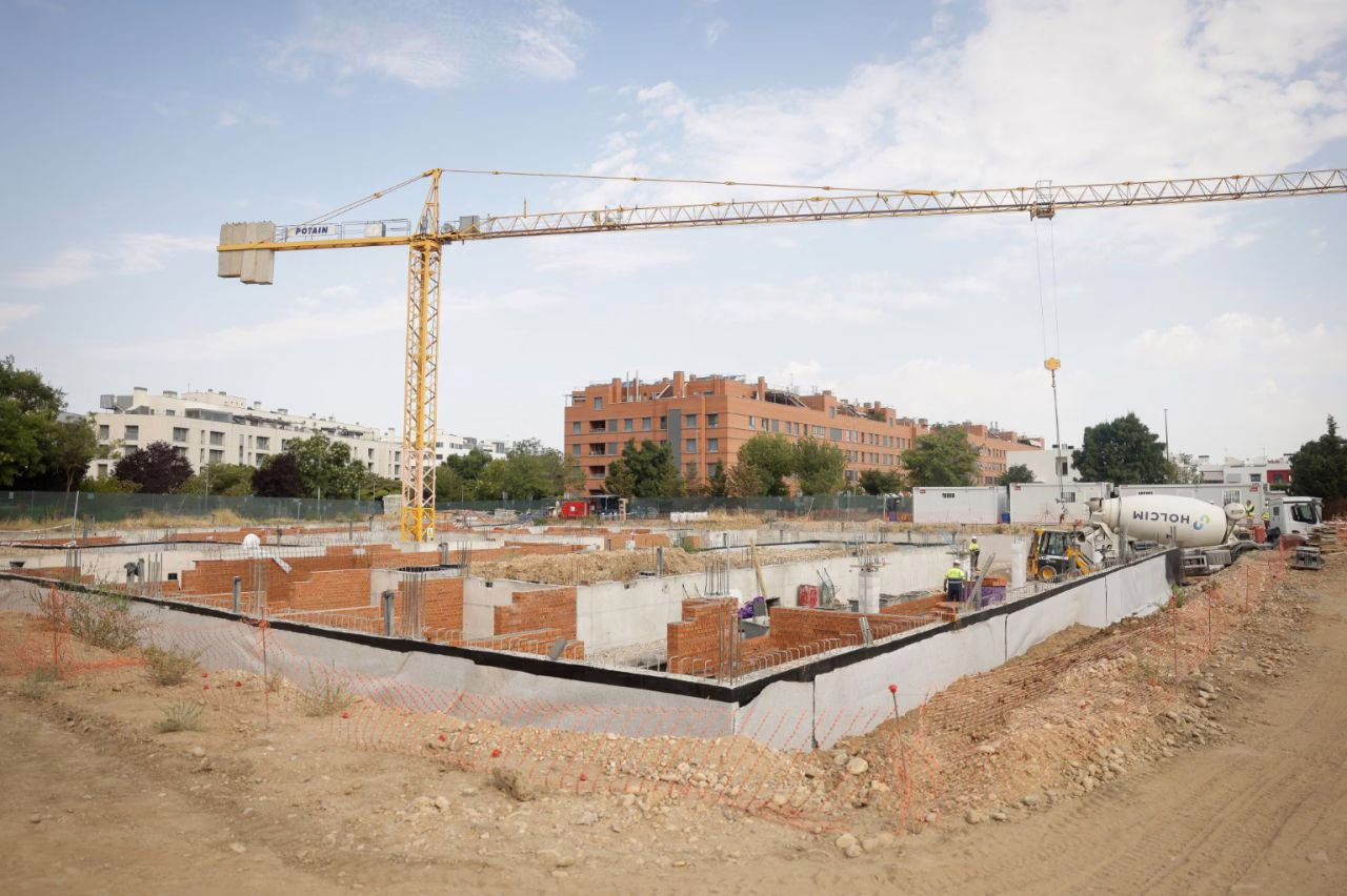 Informe sobre Proyectos de Construcción en España: Madrid, Cataluña y Andalucía Lideran en el Primer Semestre de 2023.