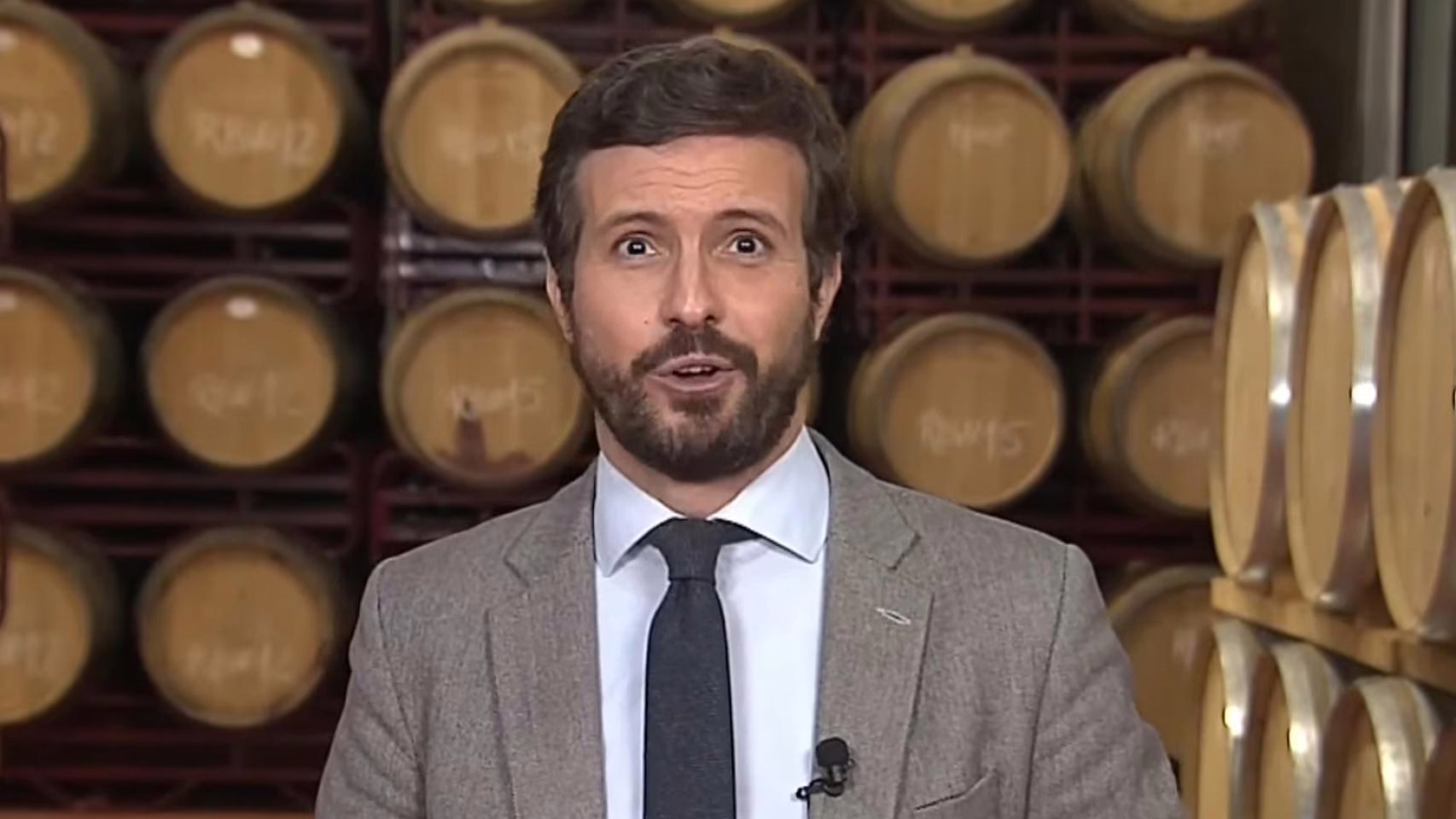Relacionada con la inversión y la consultoría, y con un fuerte enfoque en su familia.