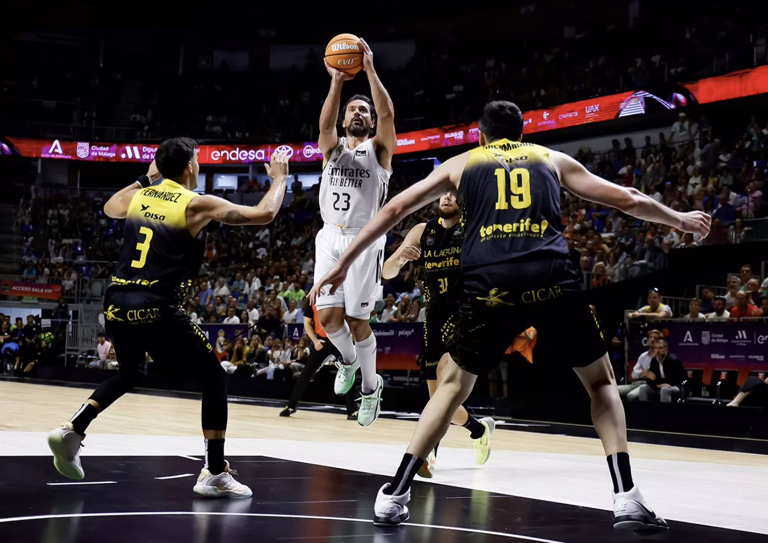 Real Madrid 72-71 La Laguna Tenerife | Un Madrid inconsistente asegura a Scariolo su primer acceso a la final.