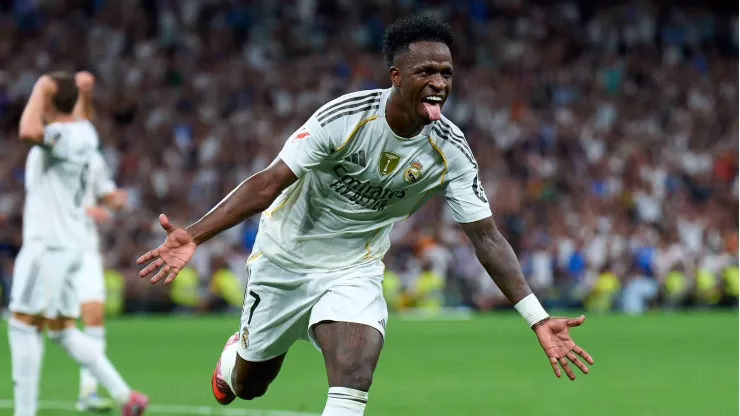 "En el ámbito sudamericano": Vinicius Jr rememoró su primer gol profesional contra un equipo chileno.
