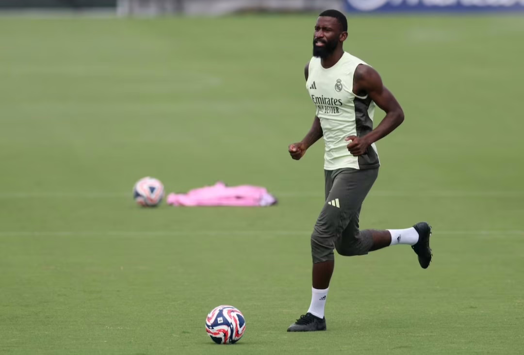 Antonio Rüdiger se ausentará de los terrenos de juego por más de dos meses.
