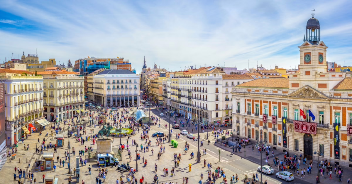 Aquí tienes algunas alternativas:

1. Las mejores actividades para disfrutar en Madrid este fin de semana
2. Las mejores opciones para el fin de semana en Madrid
3. Lo más destacado para hacer en Madrid este fin de semana
4. Planes imperdibles en Madrid para este próximo fin de semana
5. Descubre las mejores propuestas para el fin de semana en Madrid