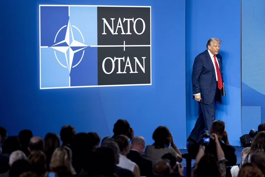 Trump insta a las naciones de la OTAN a cesar la compra de petróleo ruso.