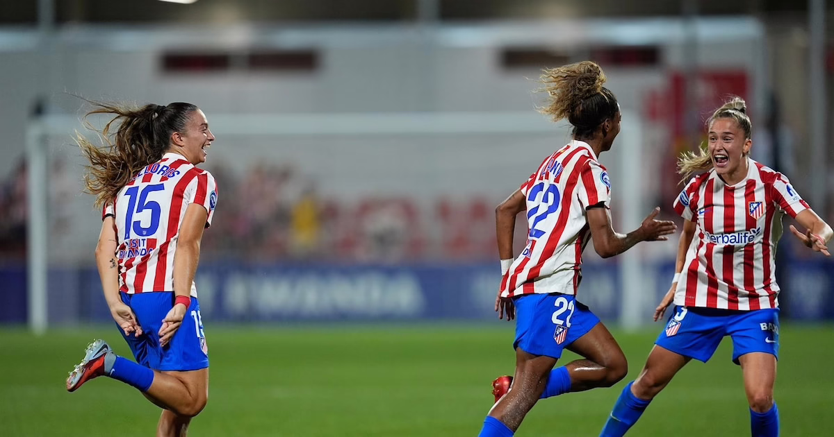 El Atlético triunfa en el derbi de la Liga F (2-1) y profundiza la crisis del Real Madrid al comenzar la temporada.