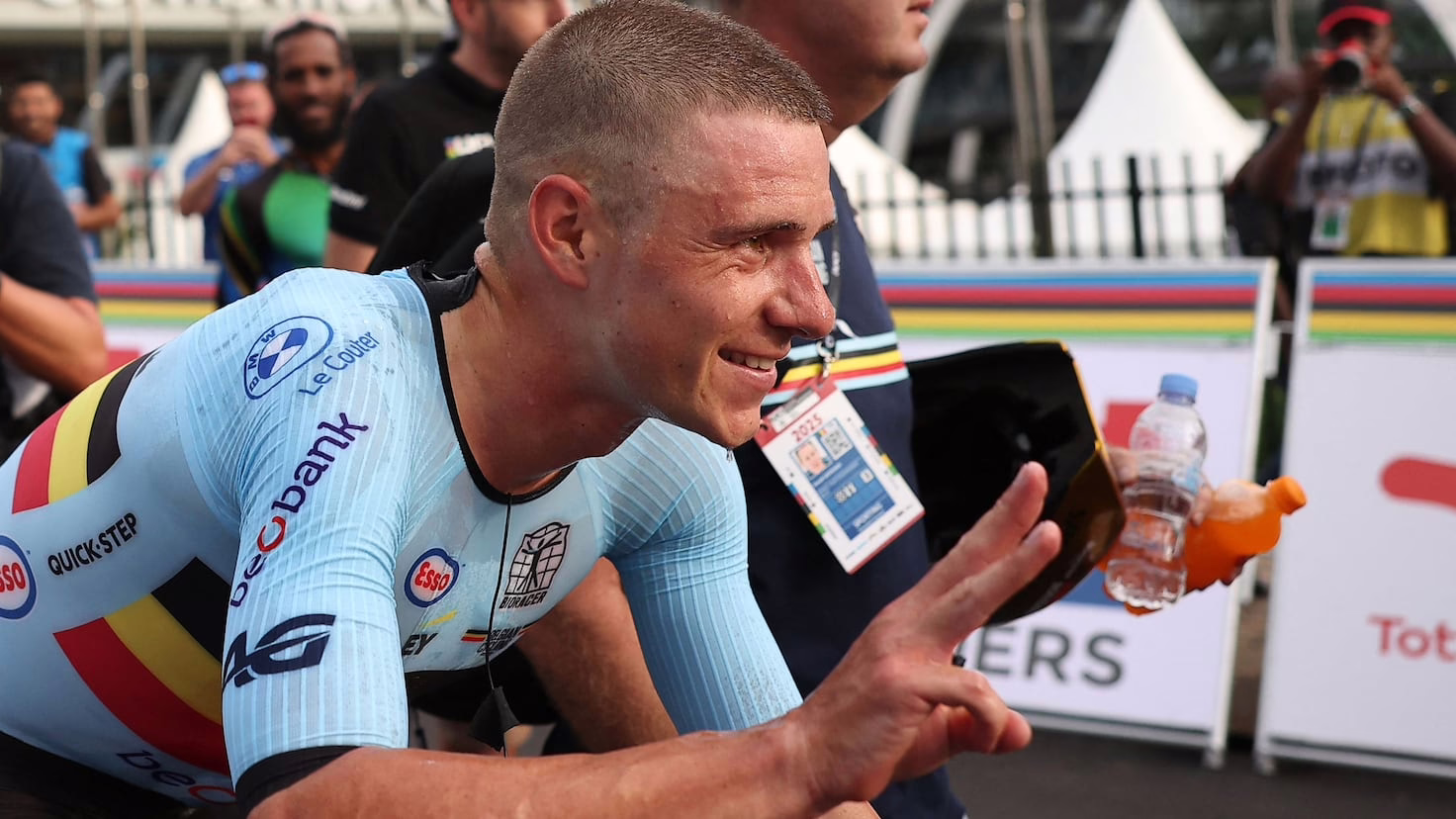 Evenepoel alcanza la cima de la contrarreloj con su tercer título mundial consecutivo.