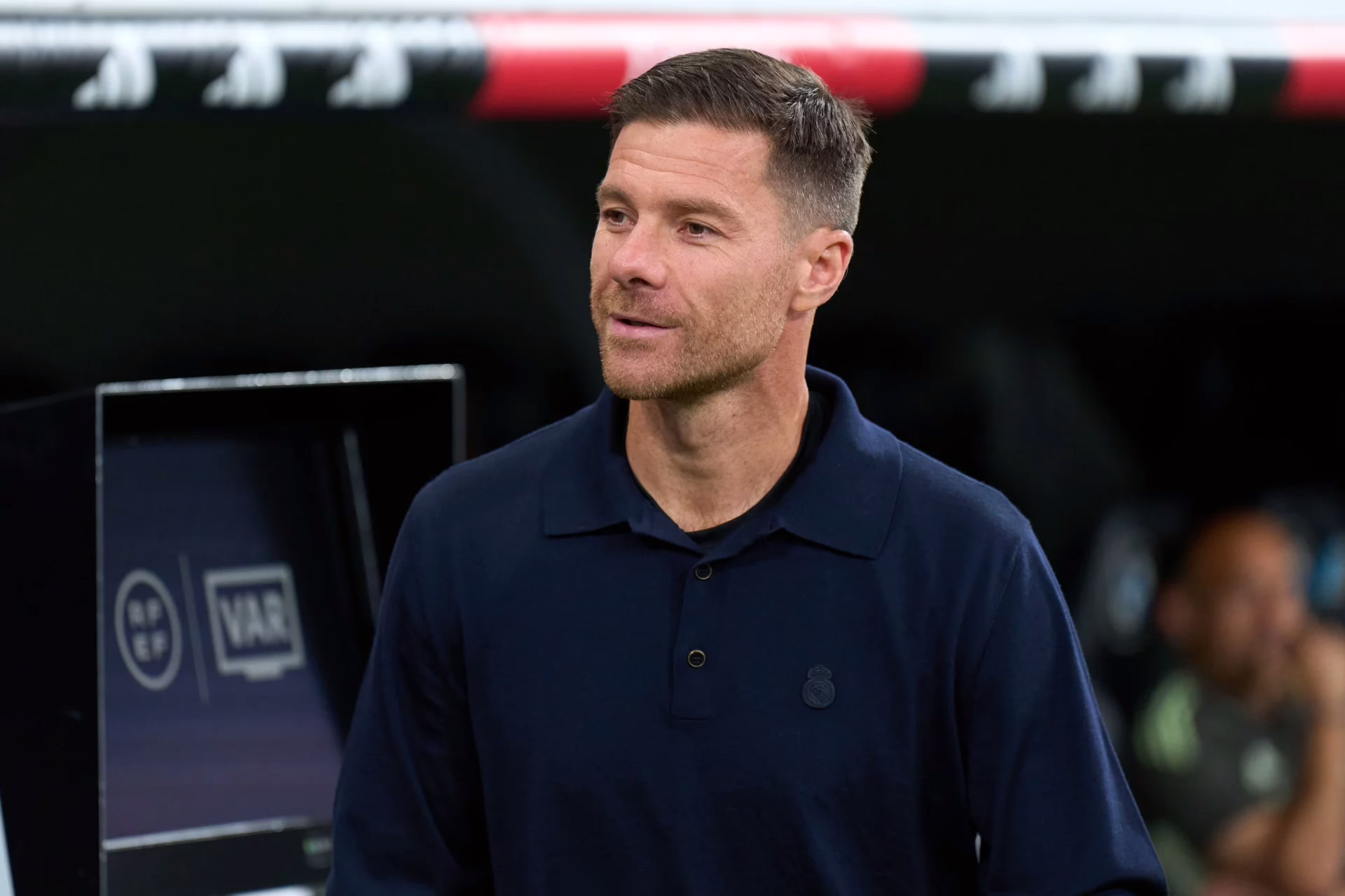 Xabi Alonso comienza a recibir galardones con el Real Madrid: nombrado mejor entrenador de agosto.