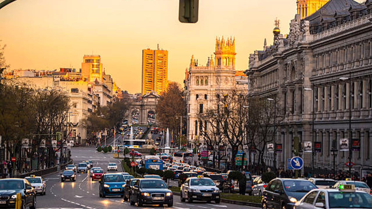 Coches que quedarán prohibidos en Madrid desde el 1 de enero: 400.000 residentes afectados.