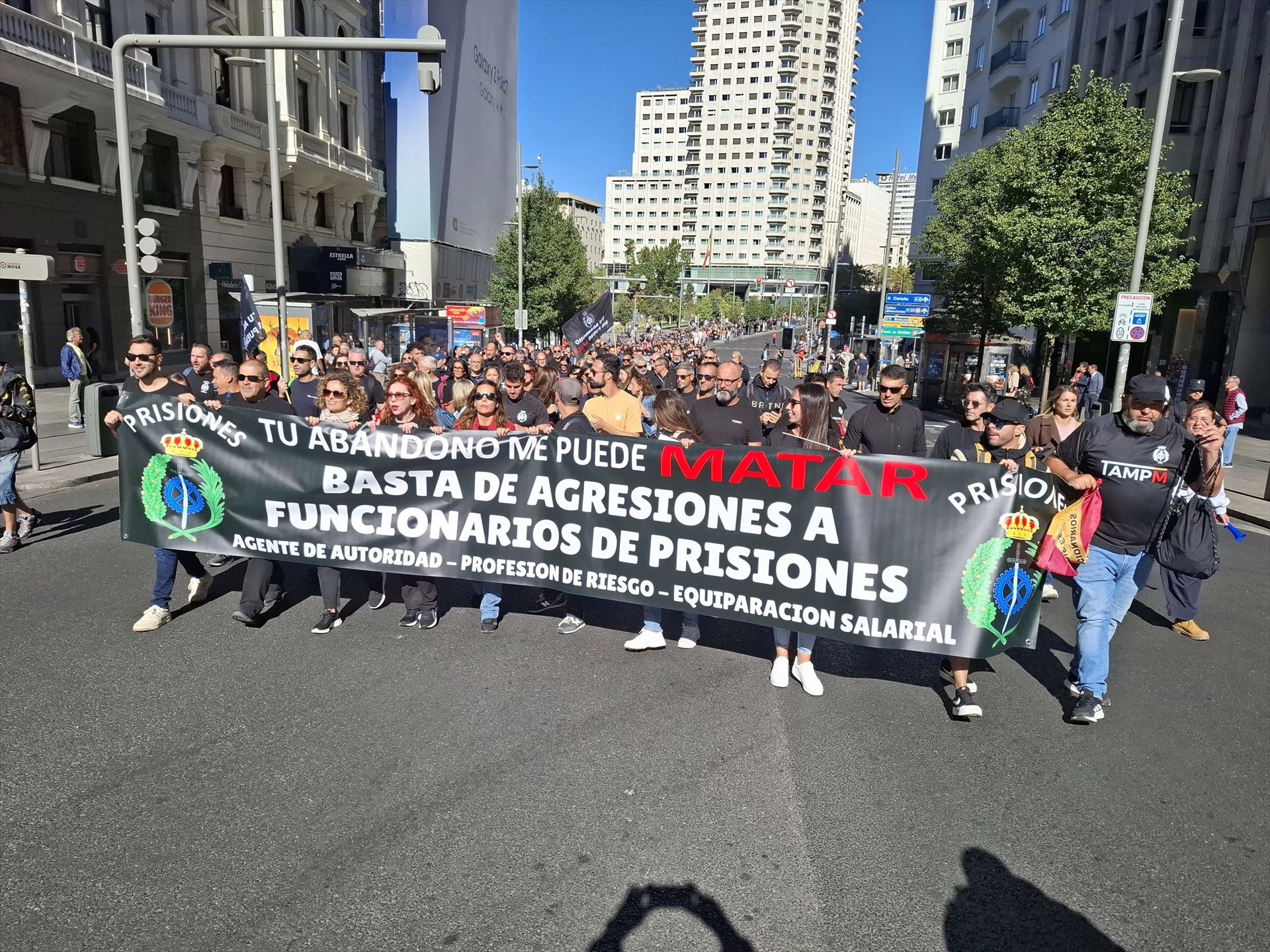 Manifestación de trabajadores penitenciarios en Madrid: piden reconocimiento y medidas de protección contra agresiones.