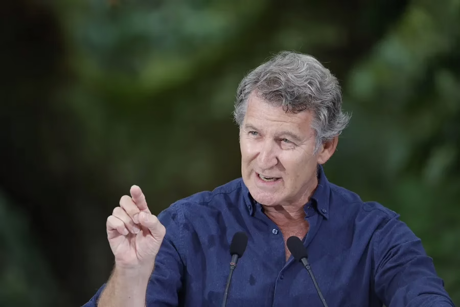 Feijóo convoca a sus líderes regionales en Murcia para discutir sobre la inmigración.