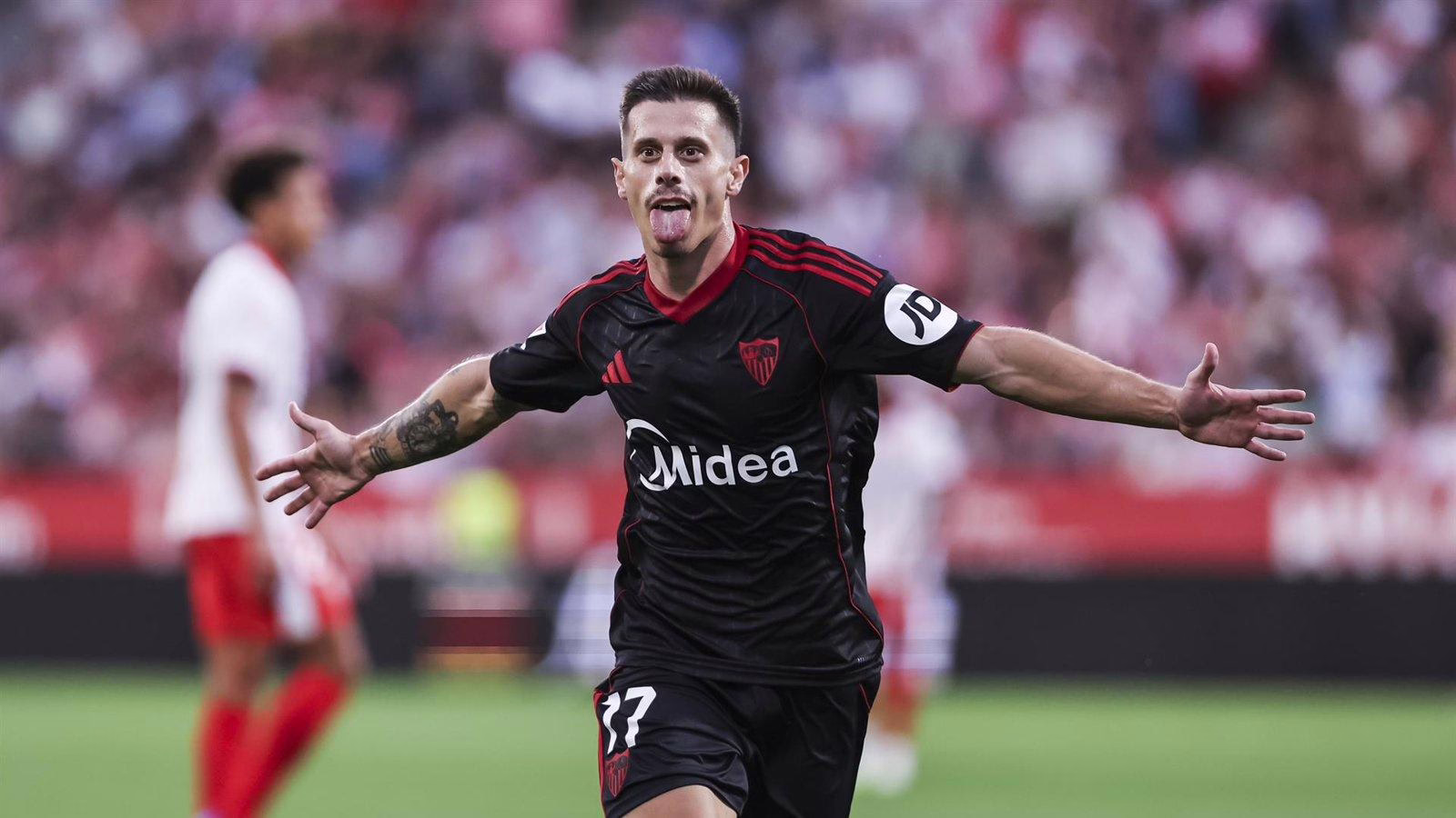 El Sevilla intenta conservar su buen desempeño en casa ante la influencia de Sarabia y los jugadores cedidos del Elche.