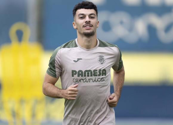 El Villarreal fortalece su delantera para enfrentar al Atlético.