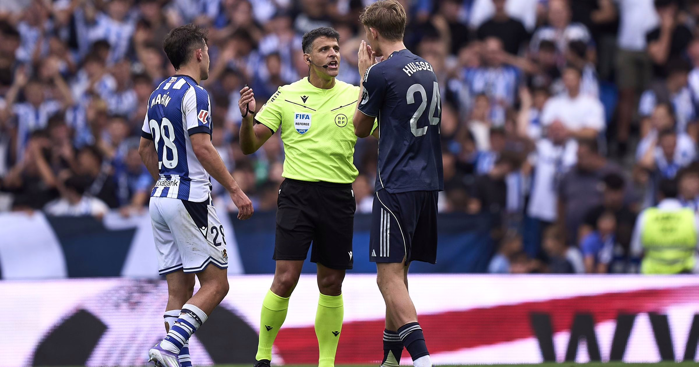El Real Madrid, "molesto" por la tarjeta roja a Huijsen frente a la Real Sociedad: Presentará un informe a la FIFA sobre los arbitrajes que recibe.