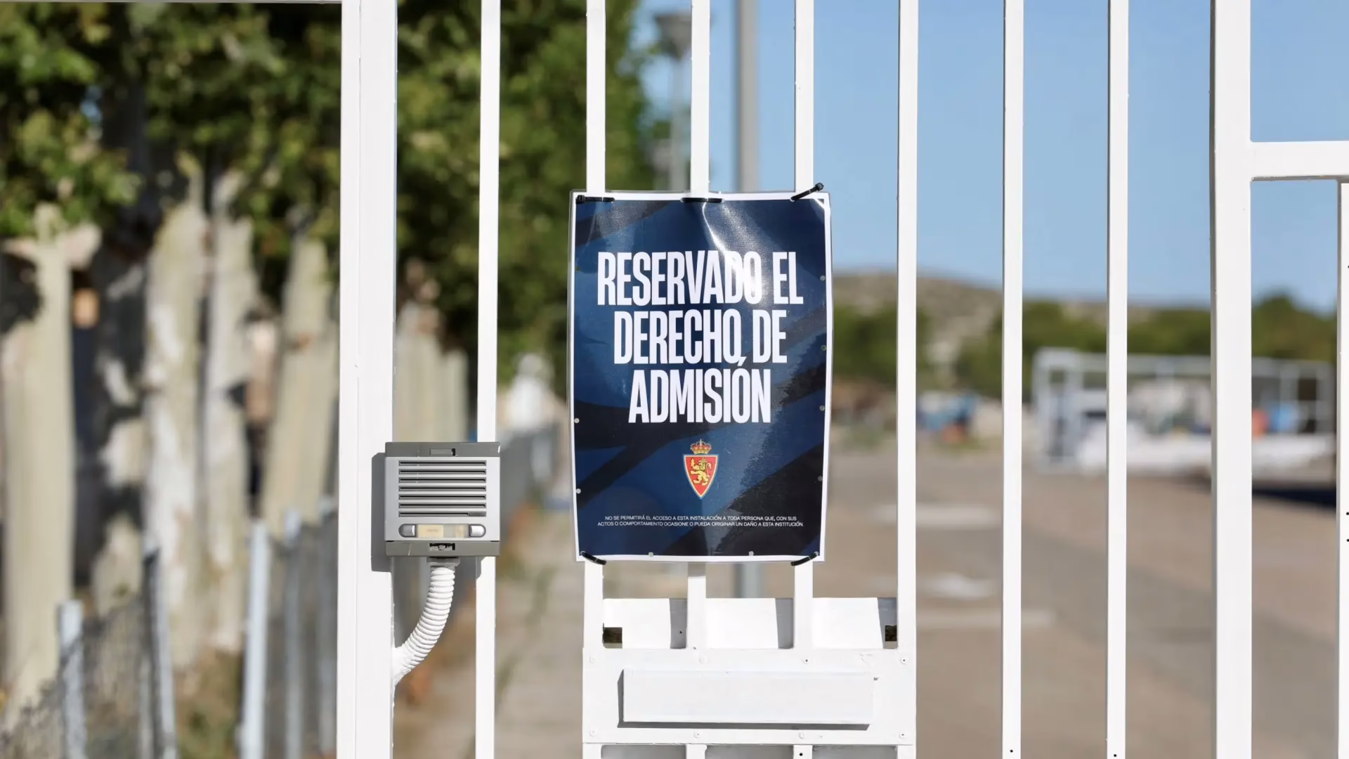 El Real Zaragoza prohíbe el acceso a los cazatalentos del Real Madrid y Barcelona.